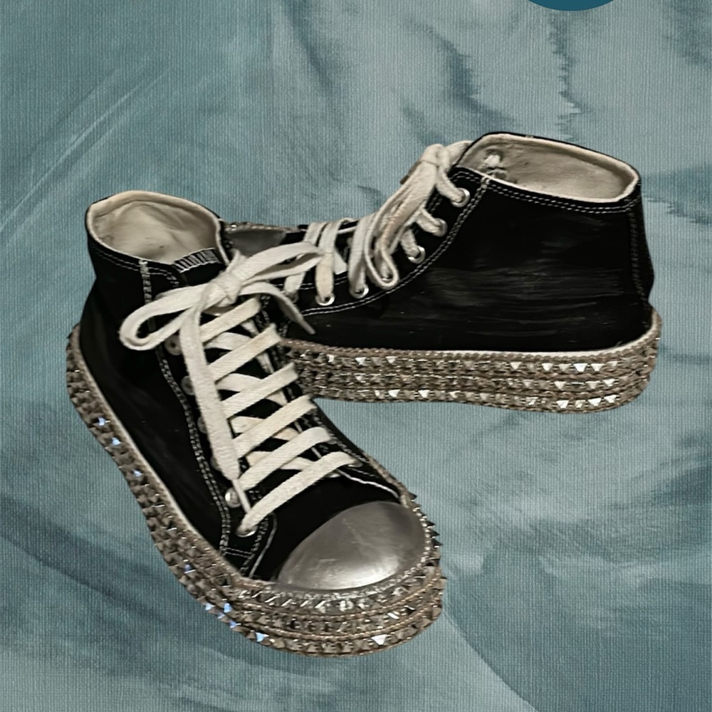CC VV Black High Top Fashion Sneakers Silver Spikes & Laces Unisex Size 6 - Picture 1 of 4